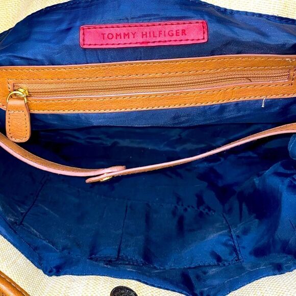 NWOT Tommy Hilfiger purse - Picture 7 of 7